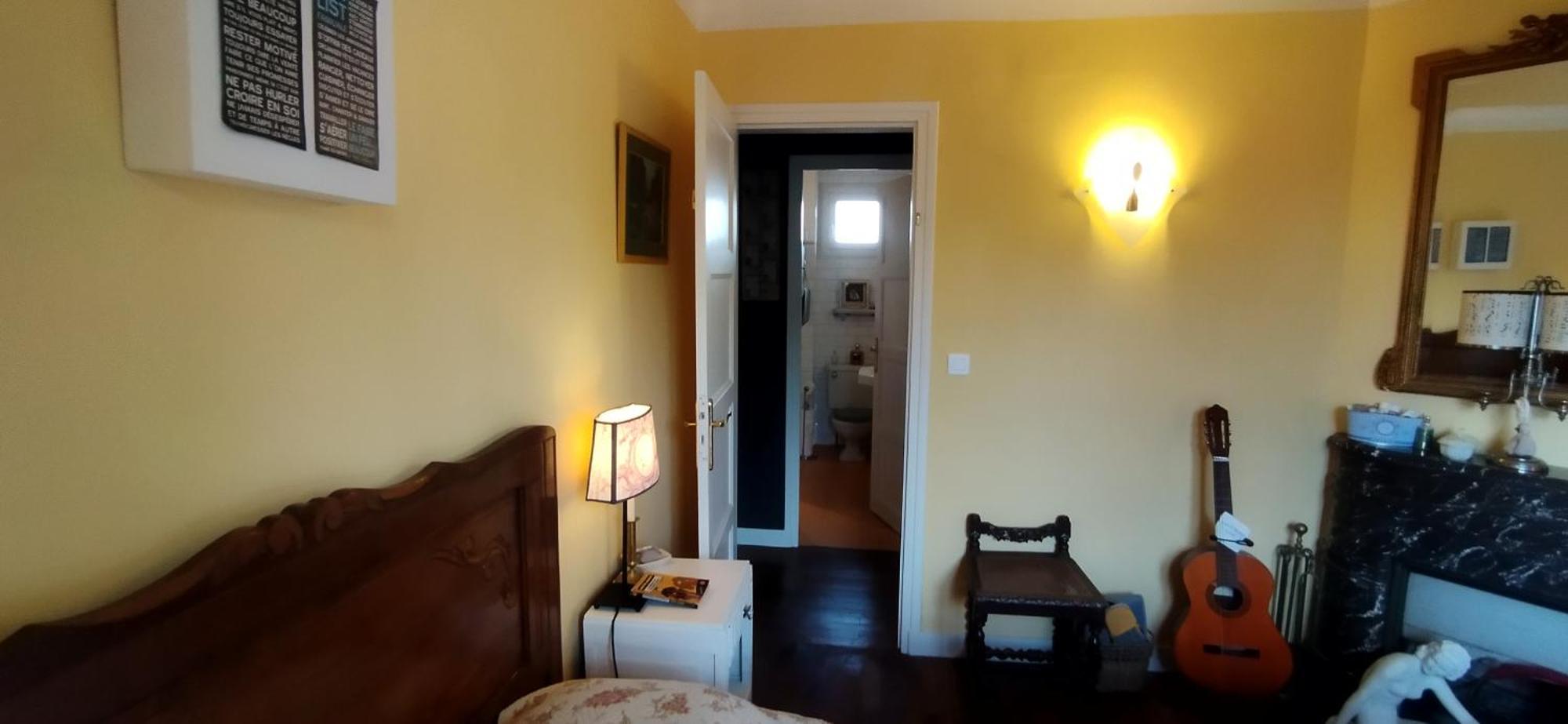 Une Chambre En Ville Domfront  Εξωτερικό φωτογραφία